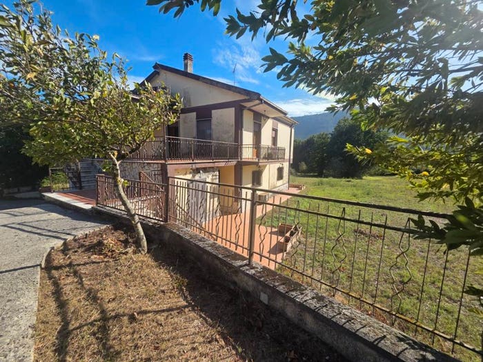 Casa quadrilocale in vendita in Via Due Cone, Centro, Ceccano