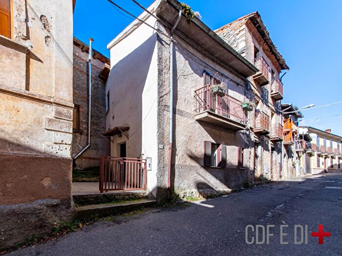 Casa bilocale in vendita in Via Vallonia, Borgorose