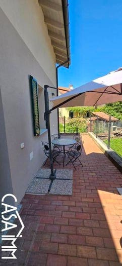 Casa quadrilocale in vendita in Via della Camelia, Capronno, Angera