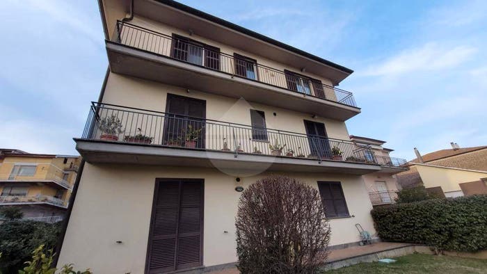Appartamento con 6 locali in vendita in Via San Francesco d'Assisi, Bassano Romano