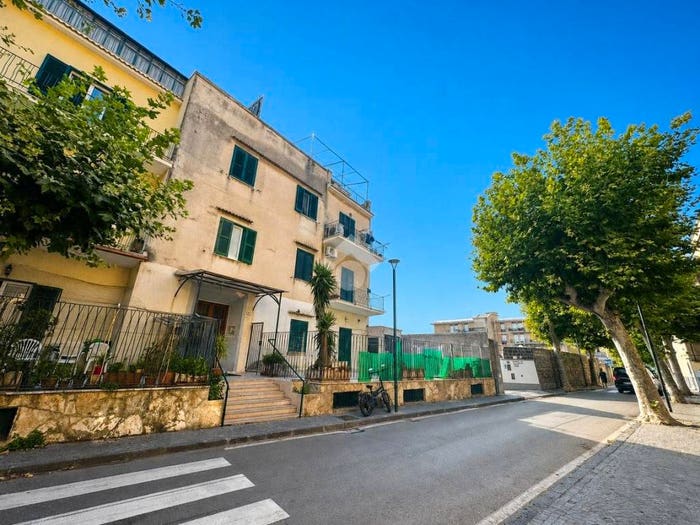 Appartamento trilocale in vendita in Via guglielmo marconi, Centro, Meta