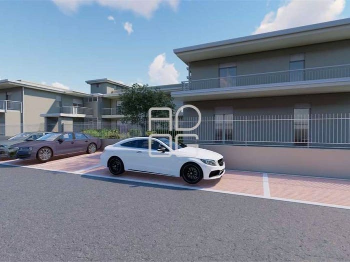 Appartamento trilocale in vendita in Via Zeneroni, San Martino della Battaglia, Desenzano del Garda