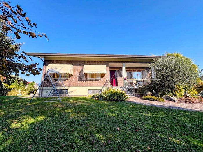 Casa con 6 locali in vendita in Centro, Brugnera