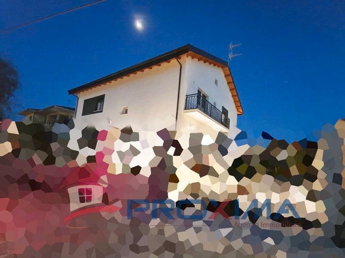 Appartamento con 5 locali in vendita in Via delle Azalee, Centro, Avezzano
