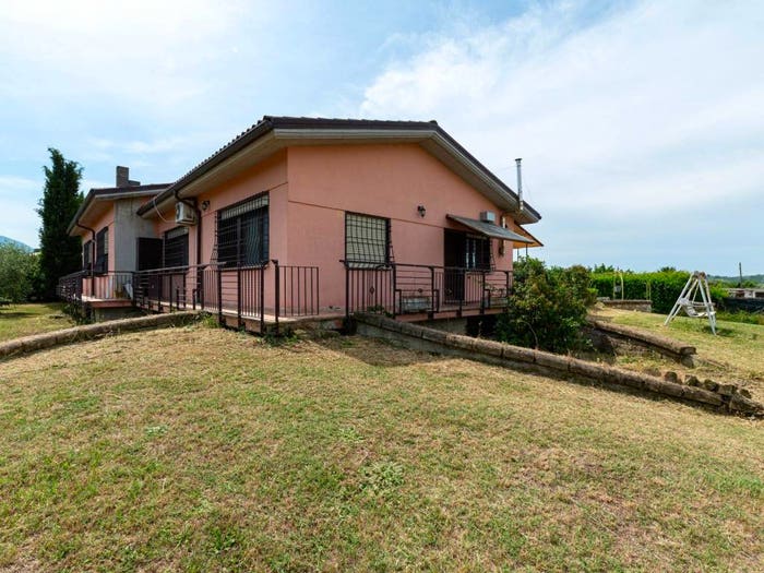 Casa con 6 locali in vendita in Strada del Laghetto, Palombara Sabina