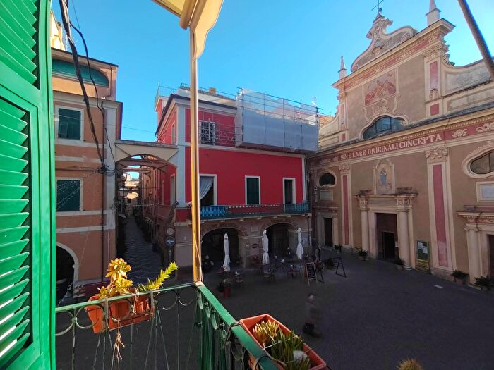 Appartamento bilocale in vendita in Piazza La Pietra, Pietra Ligure
