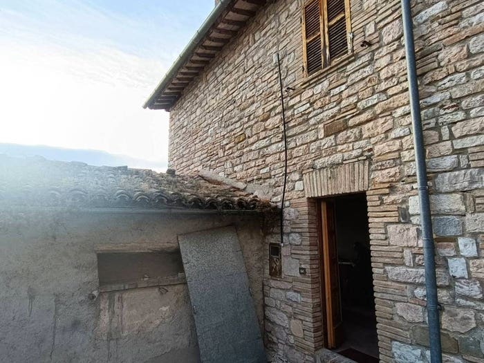 Appartamento trilocale in vendita in Frazione Sentino, Camerino