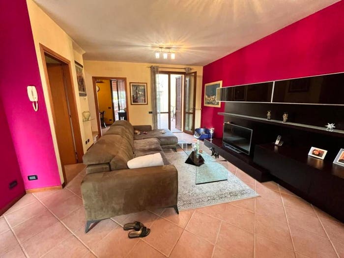 Casa con 6 locali in vendita in Via Indipendenza, Spianate Ponte ai Pini, Altopascio