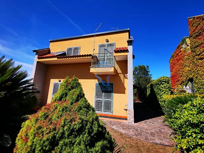 Casa con 5 locali in vendita in Via San Rocco, Caserta