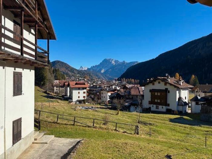 Appartamento con 5 locali in vendita in Piazza Col De Rif, Pie' Falcade, Falcade