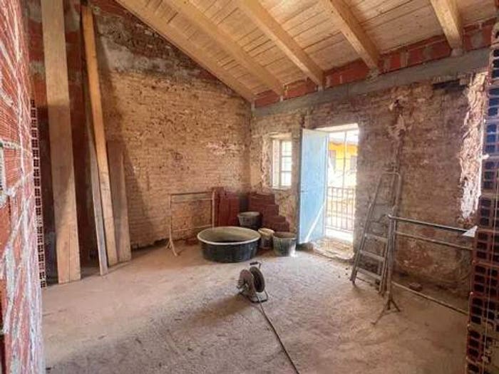 Appartamento trilocale in vendita in Via Avezzana, Centro Storico, Chieri