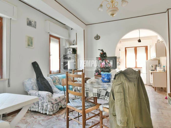 Casa con 6 locali in vendita in Ascoli Piceno