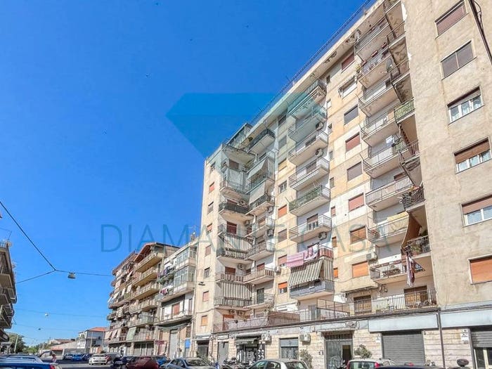 Appartamento trilocale in vendita in Via Giuseppe Poulet, Palestro, Catania