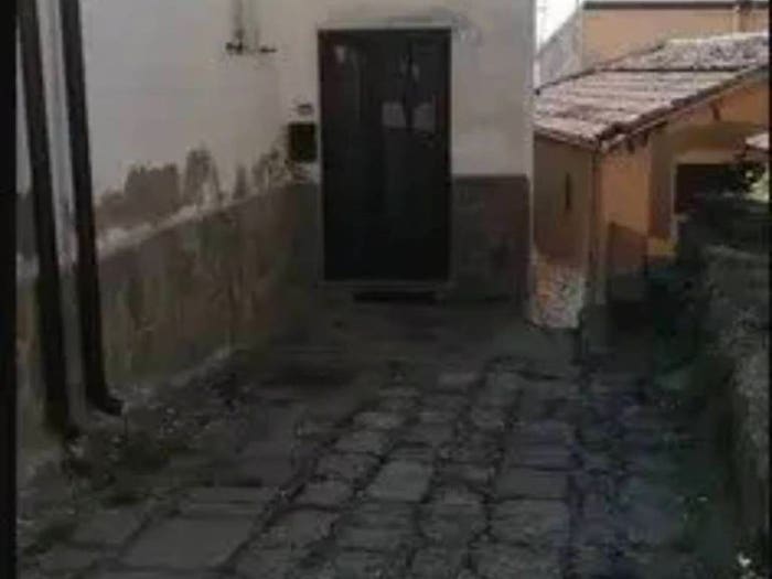 Casa con 5 locali in vendita in Vico Alessandro Volta, Albano di Lucania