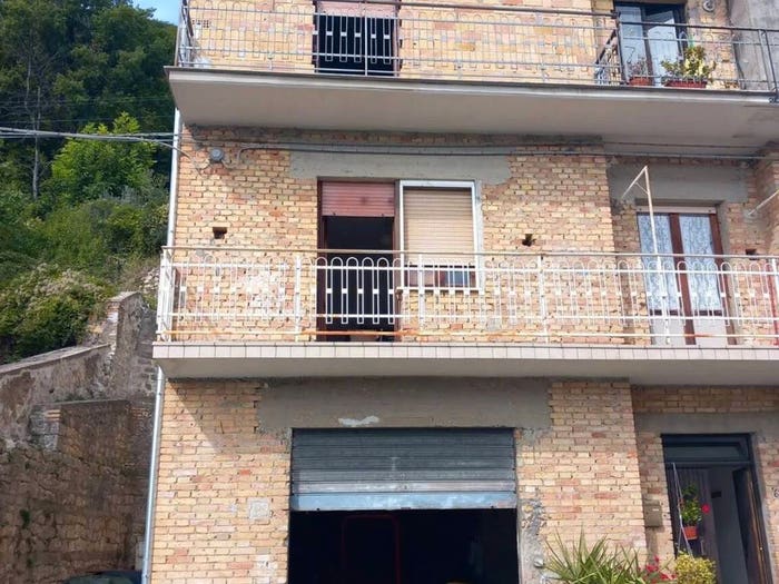 Casa con 6 locali in vendita in Pennapiedimonte
