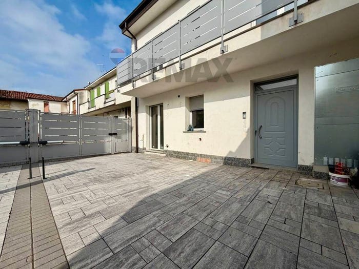 Appartamento trilocale in vendita in Viale Partigiani, Centro, Sant'Angelo Lodigiano