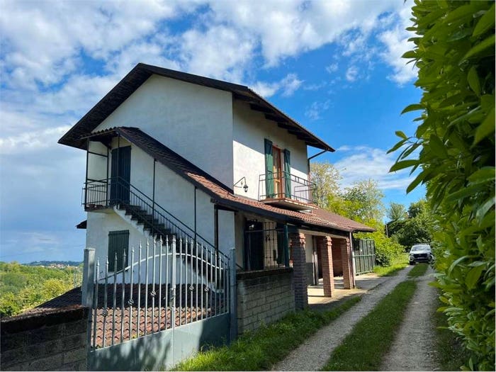 Casa quadrilocale in vendita in Via recinto castello, Camerano, Camerano Casasco