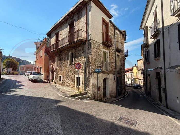 Casa con 6 locali in vendita in Via Rampa, Centro, Roccasecca