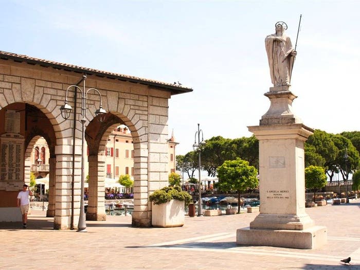 Appartamento con 5 locali in vendita in via Castello, Centro Storico, Desenzano del Garda