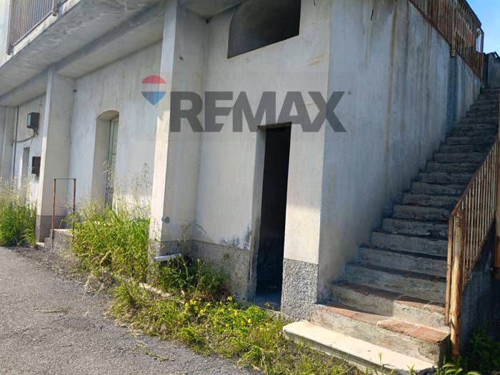 Casa con 6 locali in vendita in Via Giarre Nunziata, Nunziata, Mascali