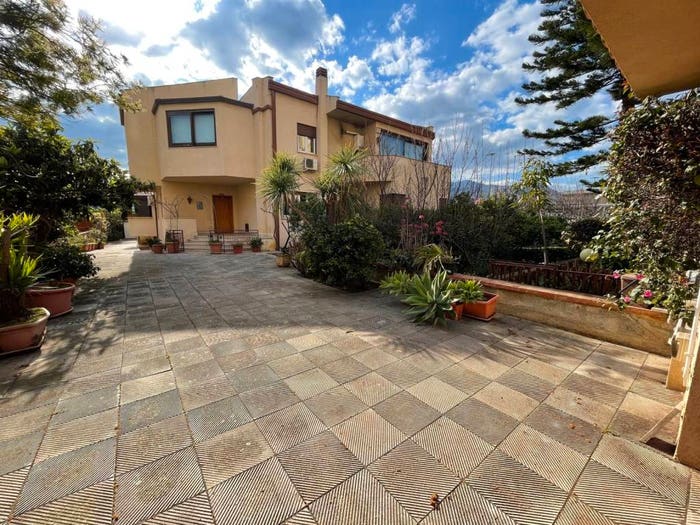 Casa con 6 locali in vendita in Via Monti Iblei, De Gasperi Croce Rossa, Palermo