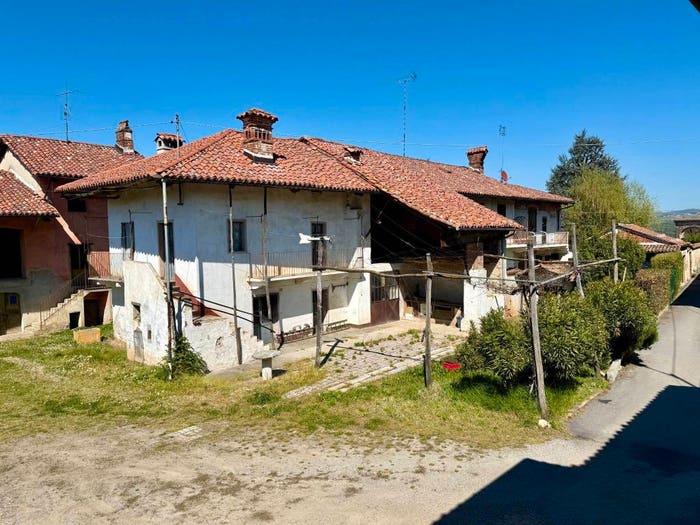 Casa quadrilocale in vendita in Frazione Mellea, Farigliano