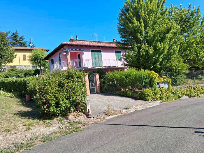 Casa con 5 locali in vendita in Via Castello, Centro, Casaleggio Boiro