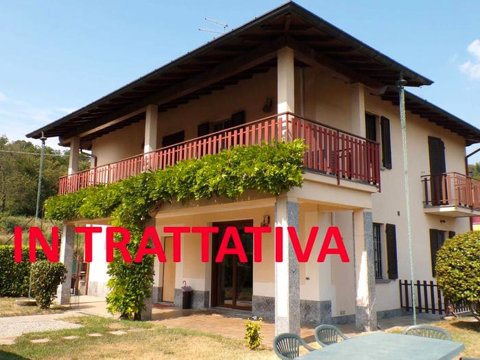 Casa con 5 locali in vendita in Via F Brugnoni, Centro, Besozzo