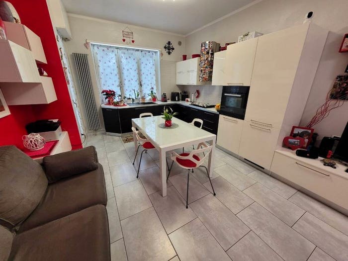 Appartamento trilocale in vendita in Via del Nicola, Centro, Airasca