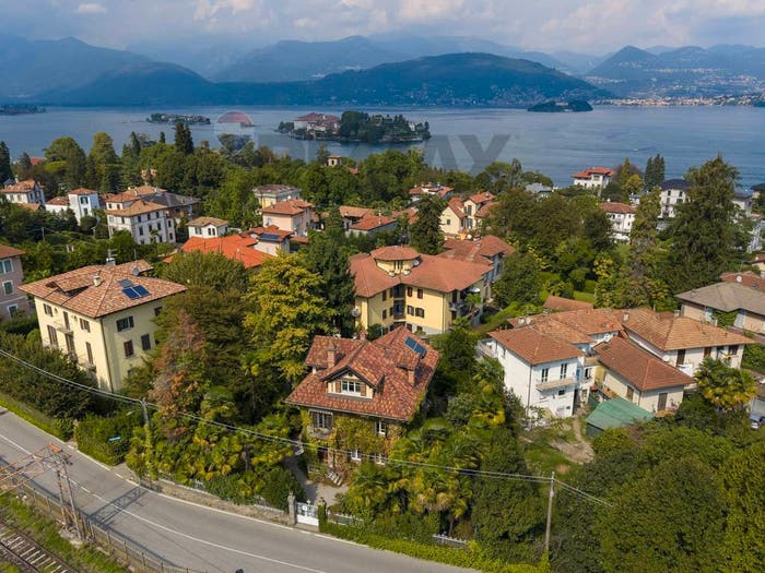 Casa con 6 locali in vendita in Via Principe Di Piemonte, Centro, Stresa