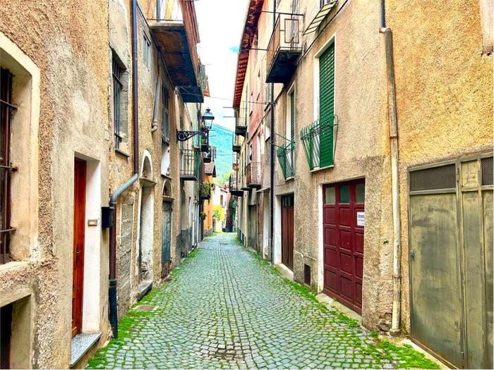 Appartamento quadrilocale in vendita in Via Giardini, Ormea