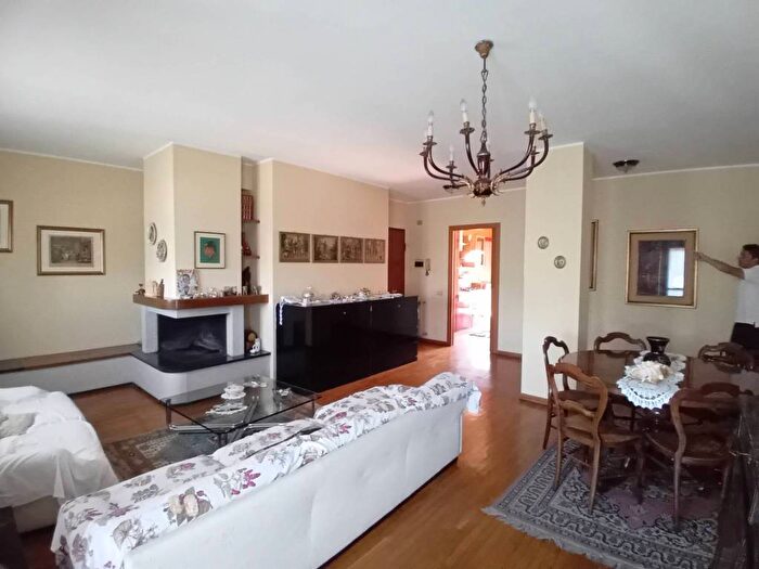 Casa con 5 locali in vendita in Pantano, Pesaro