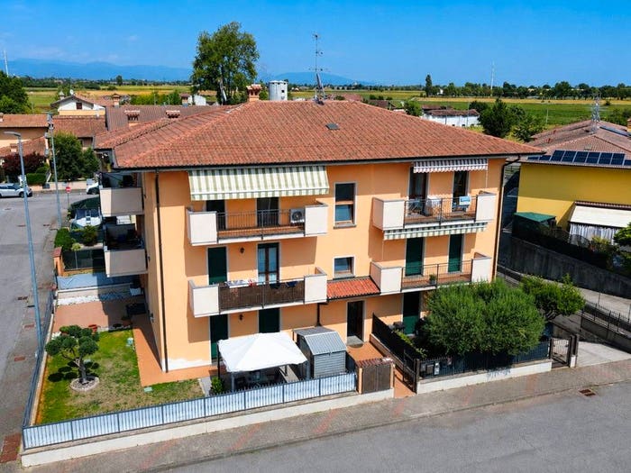 Appartamento trilocale in vendita in Via Sandro Borsellino, Urago d'Oglio