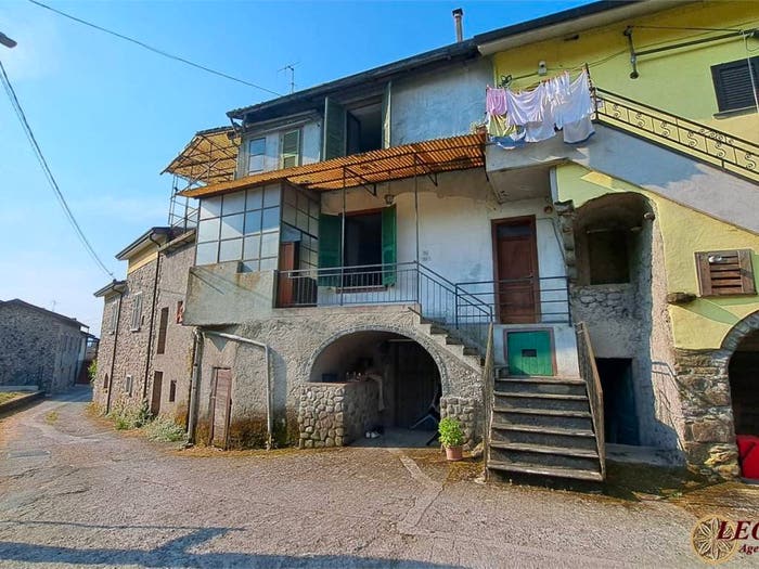 Casa con 6 locali in vendita in Via MIGLIARINA, Migliarina, Filattiera