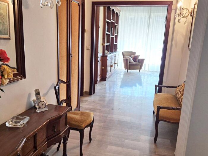 Appartamento con 6 locali in vendita in Via San Francesco, Centro, Viareggio