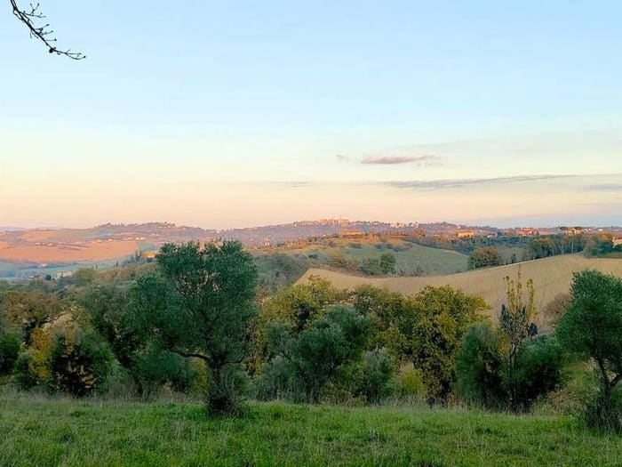 Casa con 6 locali in vendita in Contrada Morrone SNC, Gualdo