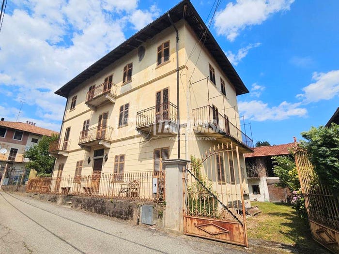 Casa con 6 locali in vendita in Via Roma, San Giorgio, Roasio