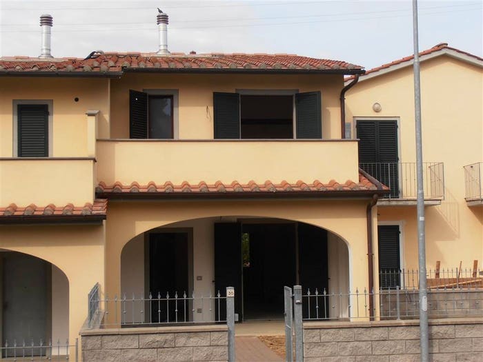 Casa con 6 locali in vendita in Montepulciano