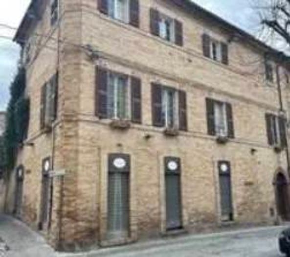 Casa con 6 locali in vendita in Via Cavour Corridonia MC Italia, Centro, Corridonia