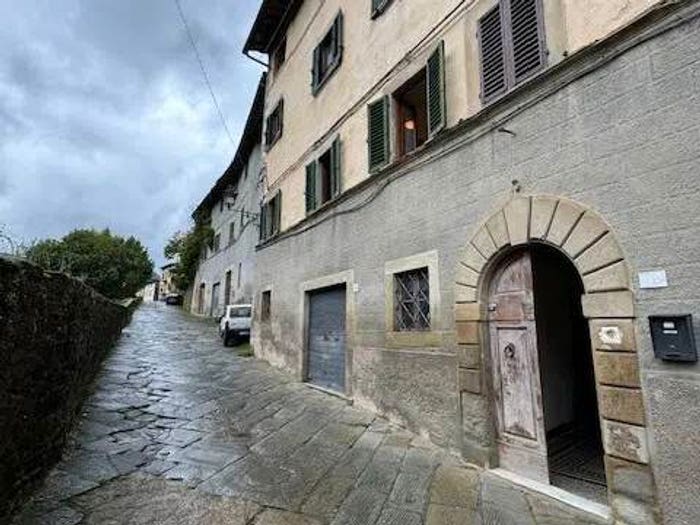 Appartamento con 5 locali in vendita in Via Del Teatro, Strada, Castel San Niccolò