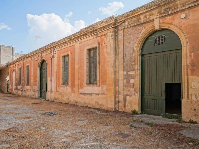 Casa con 6 locali in vendita in Vico Francesco Marati, Martano