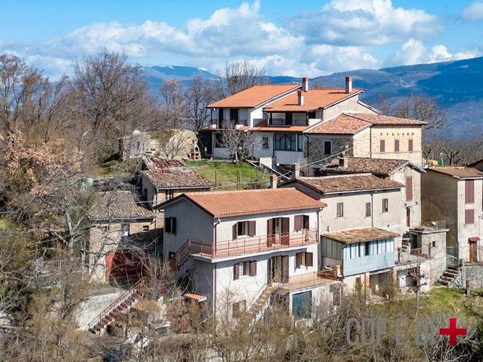 Casa con 5 locali in vendita in SP, Pescorocchiano