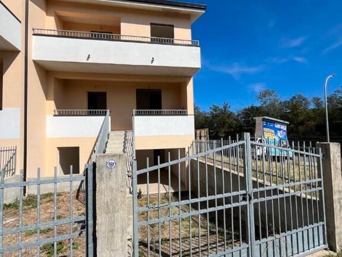 Casa con 6 locali in vendita in Via Goffredo Mameli, Montepaone Lido, Montepaone