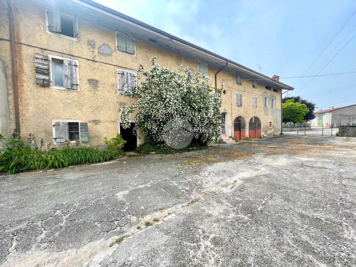 Casa con 6 locali in vendita in Via Zuane Brenzone, Rivoli Veronese