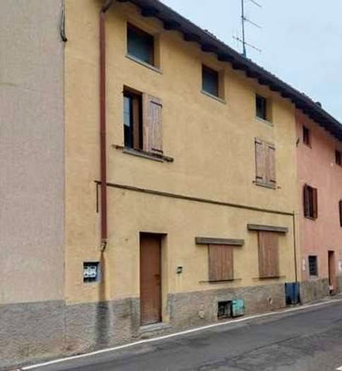 Appartamento trilocale in vendita in Via Carrobbio, Visino, Valbrona
