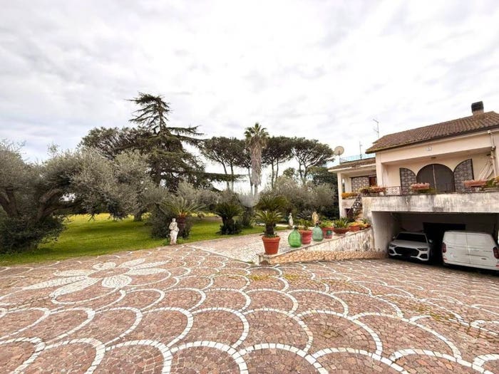 Casa quadrilocale in vendita in Via Aurelio Saffi, Campo di Carne Pantanelle, Aprilia