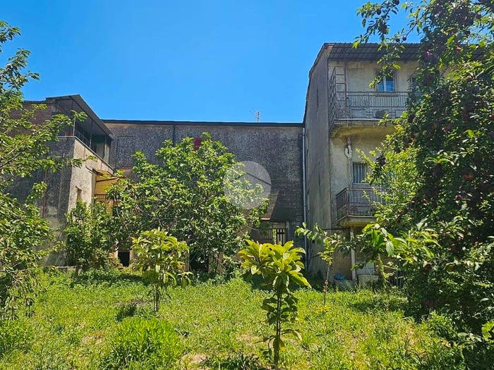 Casa con 6 locali in vendita in Via Carrara, Montesarchio