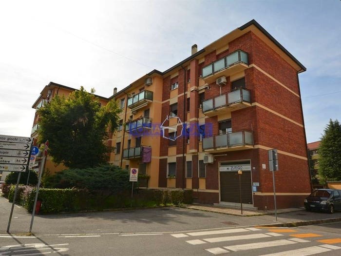 Appartamento trilocale in vendita in Via Milano, Centro, Lomagna