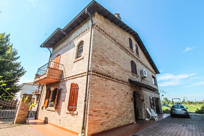 Appartamento quadrilocale in vendita in Via Chiesa Staggia, San Prospero