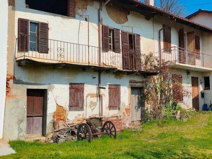 Casa con 6 locali in vendita in Via Cecca, Cecca Agagliate, Capriglio